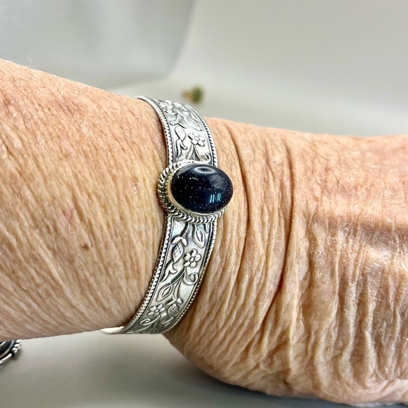 Elegant Sterling Silver Bracelet with a Blue Goldstone Focal Stone - Picture 3 of 4